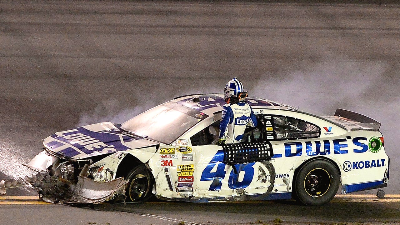Jimmie Johnson hits empty, causing full-fledged chaos at Daytona